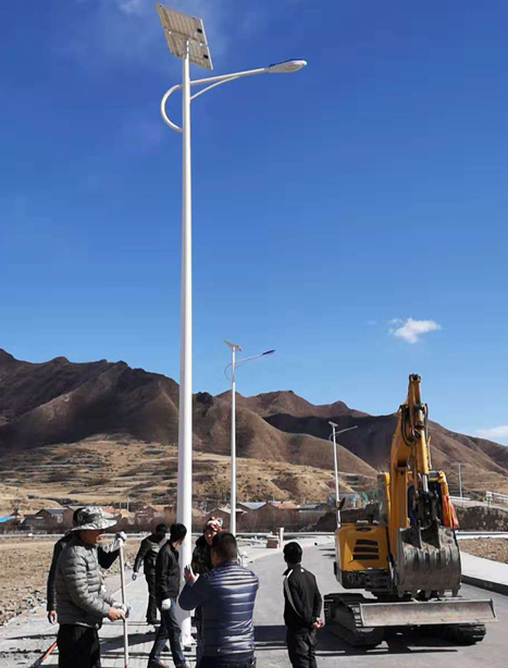 甘南碌曲10米丁青太阳能路灯项目