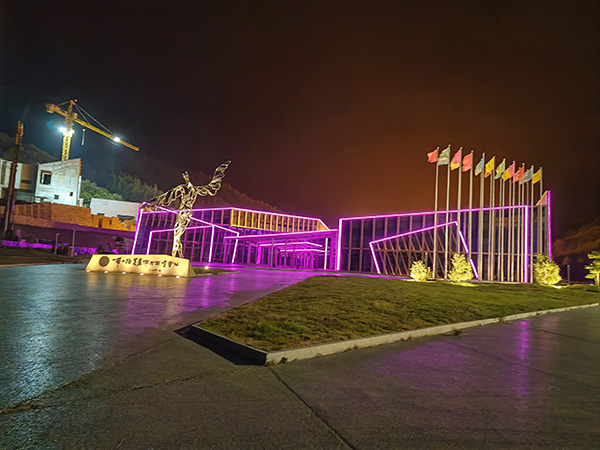 城市亮化是现代城市建设的重要组成部分,它不仅可以美化城市的夜景,还能提升城市的整体形象。随着科技的不断进步,城市亮化也得到了更多的关注和创新。本文将介绍一些关于城市亮化的创意和技术,帮助读者了解城市亮化的重要性以及如何进行丁青城市亮化的规划和实施。 城市亮化是现代城市建设的重要组成部分,它不仅可以美化城市的夜景,还能提升城市的整体形象。随着科技的不断进步,城市亮化也得到了更多的关注和创新。本文将介绍一些关于城市亮化的创意和技术,帮助读者了解丁青城市亮化的重要性以及如何进行丁青城市亮化的规划和实施。