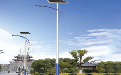 丁青丁青太阳能路灯价格差在哪？影响造价的4大核心因素揭秘